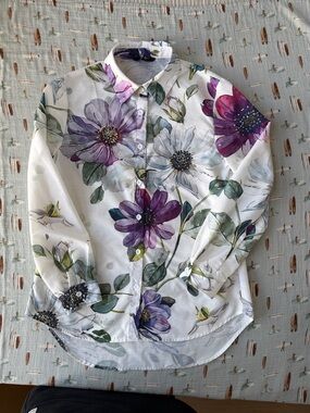 Floral Button-Front Blouse in White and Purple